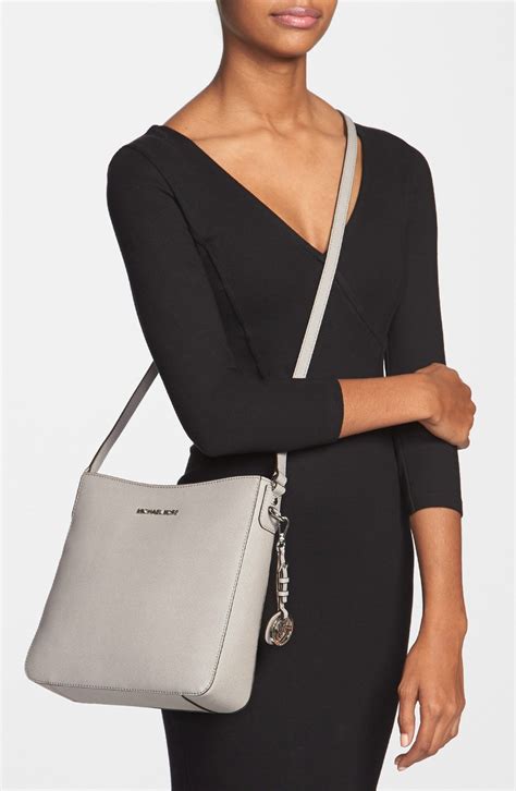 michael kors jet set crossbody pearl grey|Jet Set Travel Small Pebbled Leather Crossbody Bag .